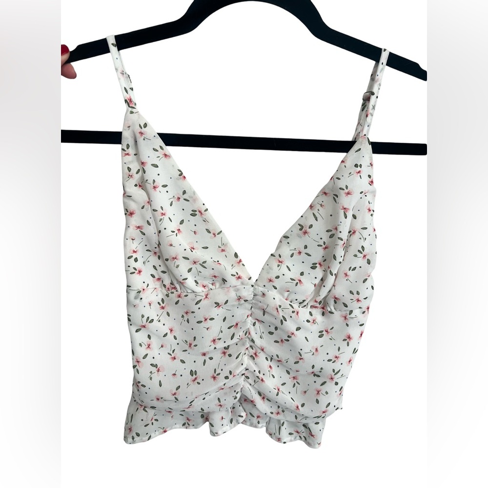 White flower top